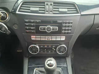MERCEDES-BENZ C 200 – Fahrzeugbild 11