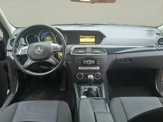 MERCEDES-BENZ C 200 – Fahrzeugbild 9