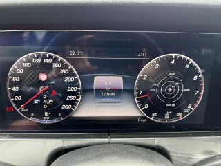MERCEDES-BENZ E 43 – Fahrzeugbild 6
