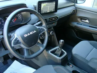DACIA Jogger – Fahrzeugbild 14