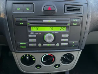 FORD Fiesta – Fahrzeugbild 7