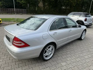 MERCEDES-BENZ C 180 – Fahrzeugbild 3