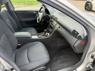 MERCEDES-BENZ C 180 – Fahrzeugbild 5