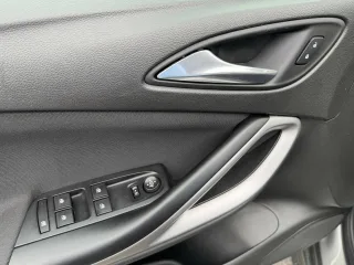 OPEL Astra – Fahrzeugbild 11