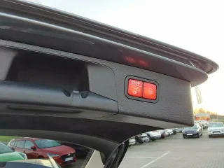 MERCEDES-BENZ E 300 – Fahrzeugbild 10