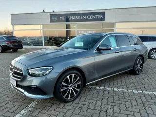 MERCEDES-BENZ E 300 – Fahrzeugbild 2