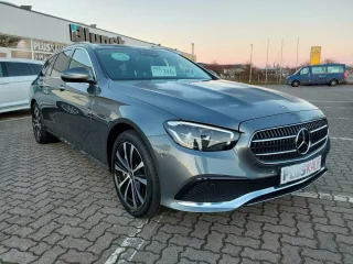 MERCEDES-BENZ E 300 – Fahrzeugbild 3
