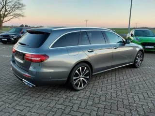 MERCEDES-BENZ E 300 – Fahrzeugbild 4