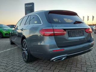 MERCEDES-BENZ E 300 – Fahrzeugbild 5