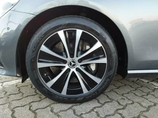 MERCEDES-BENZ E 300 – Fahrzeugbild 6