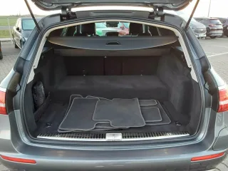 MERCEDES-BENZ E 300 – Fahrzeugbild 8