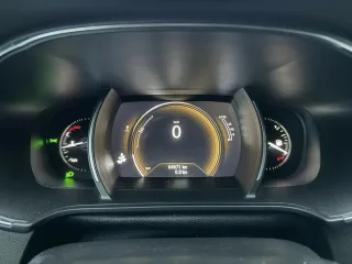 RENAULT Megane – Fahrzeugbild 10