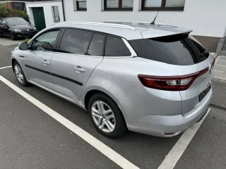 RENAULT Megane – Fahrzeugbild 4