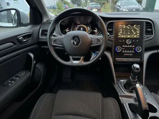 RENAULT Megane – Fahrzeugbild 6