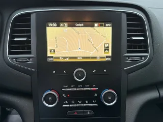 RENAULT Megane – Fahrzeugbild 7