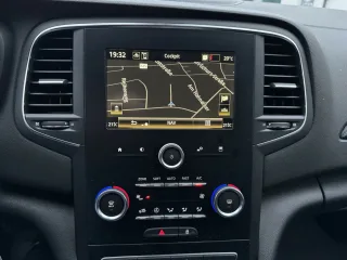 RENAULT Megane – Fahrzeugbild 8