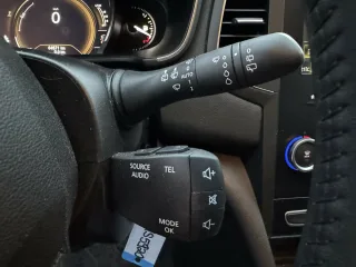 RENAULT Megane – Fahrzeugbild 9
