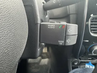 RENAULT Clio – Fahrzeugbild 11