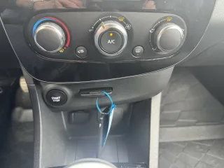 RENAULT Clio – Fahrzeugbild 9