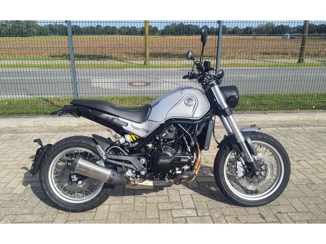 BENELLI Leoncino gebraucht kaufen